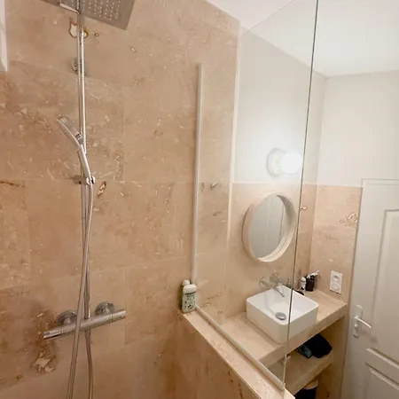 Apartman Loft Elegant & Lumineux Dans Un Immeuble Classe